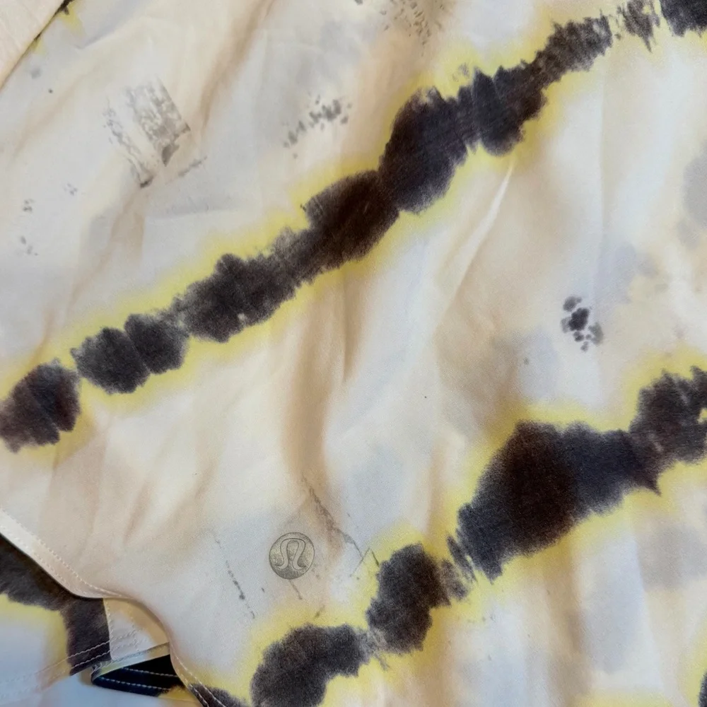 Lululemon Athletica Black and Yellow Skater Skirt Women 
Size: 6 - Picture 4 of 4